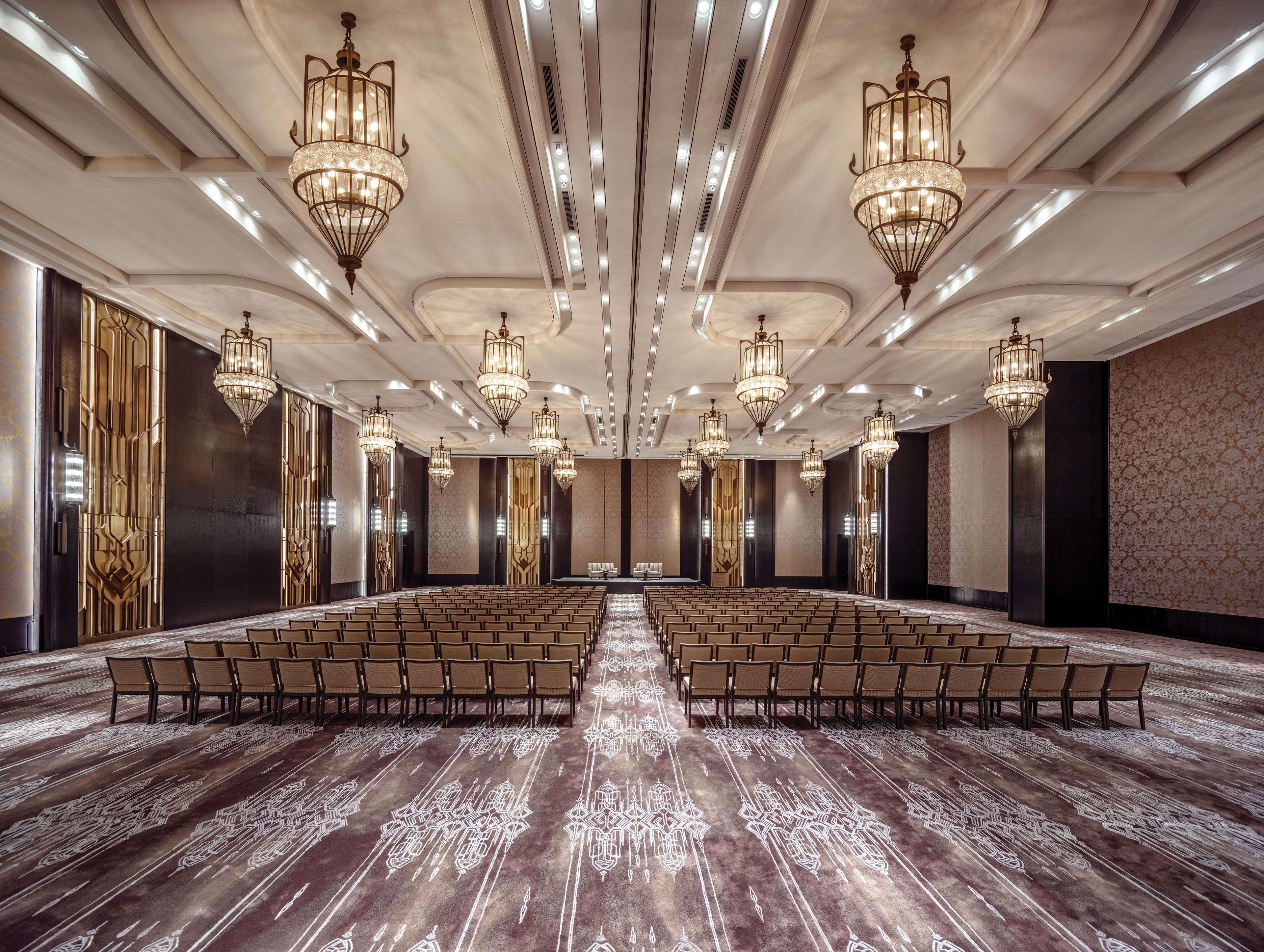 Отель Waldorf Astoria