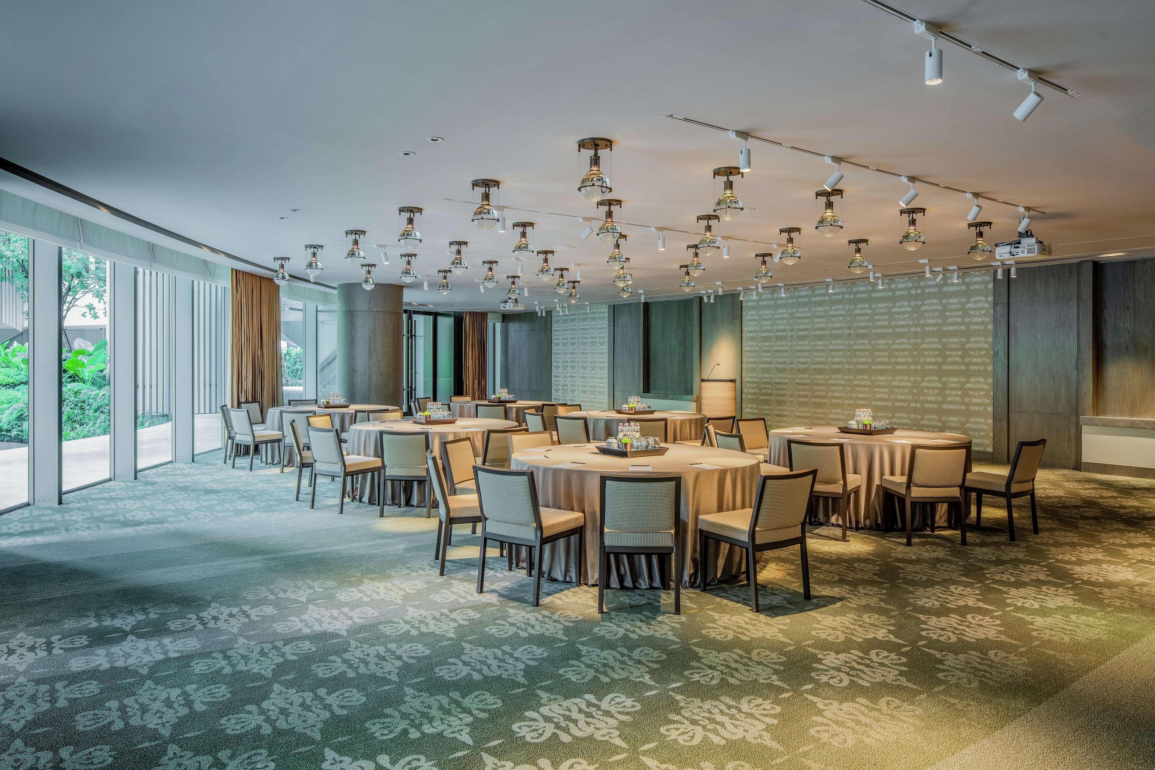 Отель Waldorf Astoria 5*